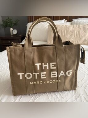 Marc Jacobs The Canvas Medium Tote Bag in Slate Green